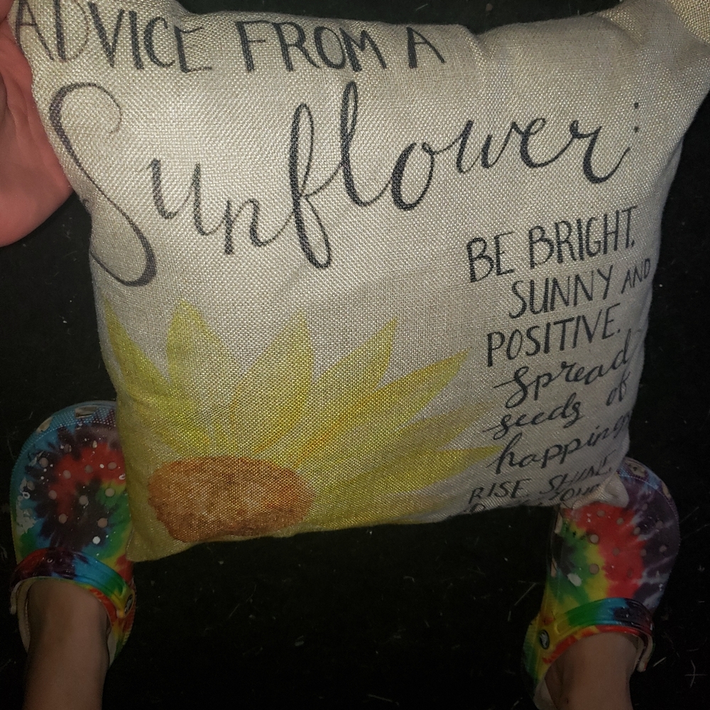 Advice From A Sunflower Pillow 🌻